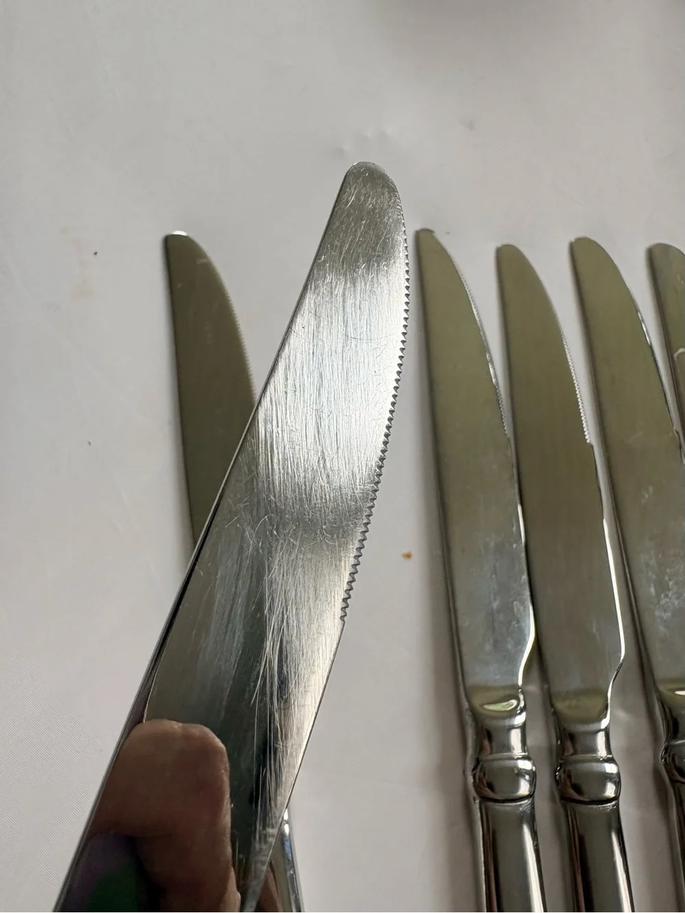 Oneida 18/0 Stainless Steel Dinner Butter Knives - Silver Set of 7
